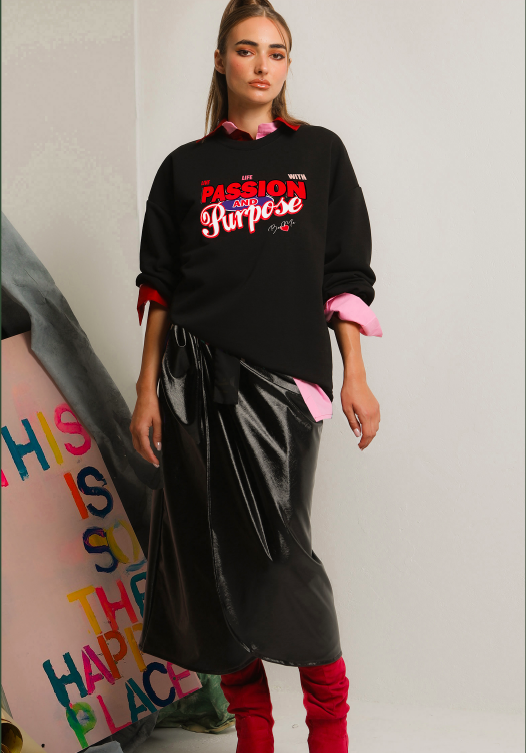 Passion Black Sweatshirt - BeeMe